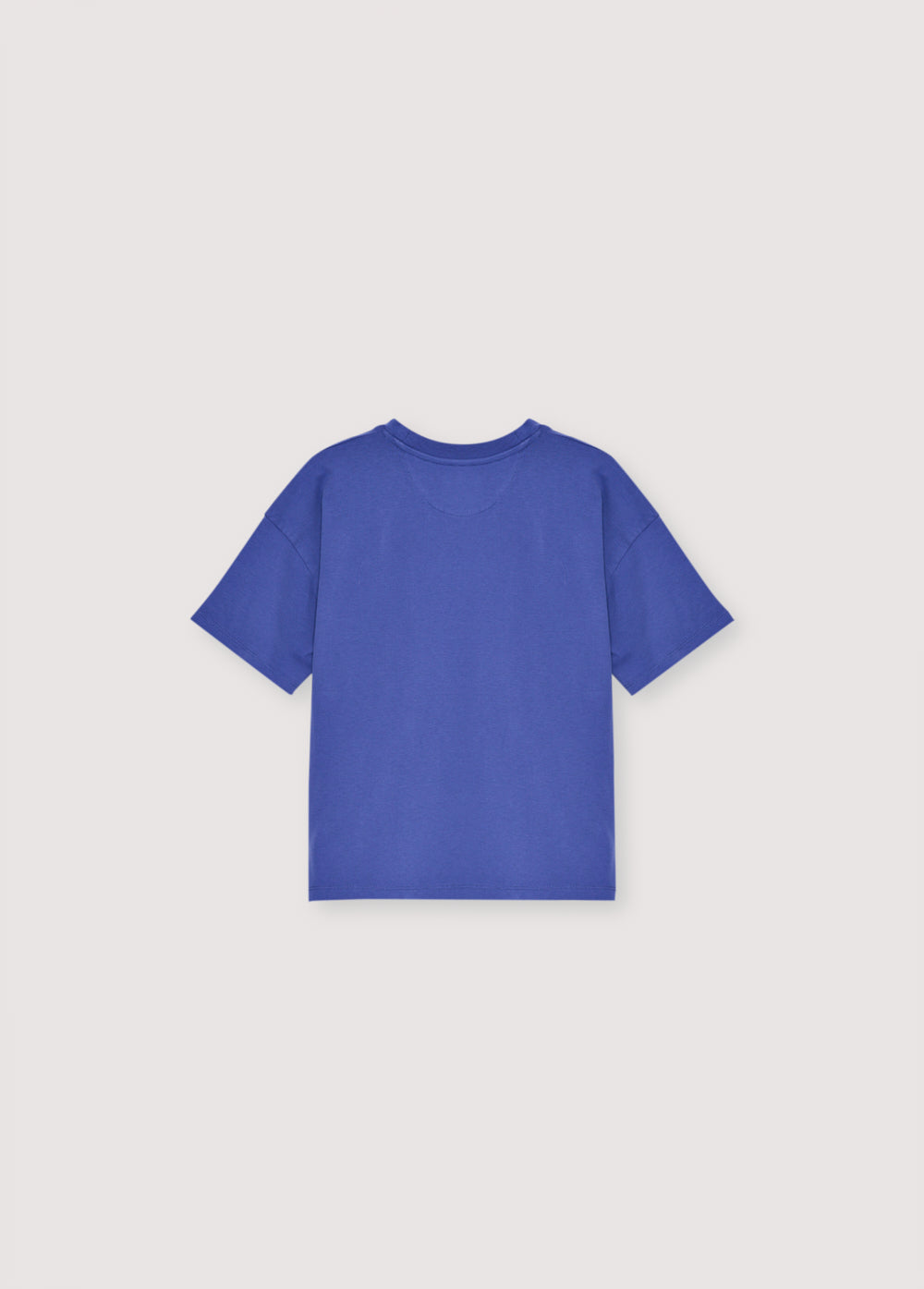 Our classic cotton t-shirt with a contrasting print on the front. Brushed on the inside and outside.