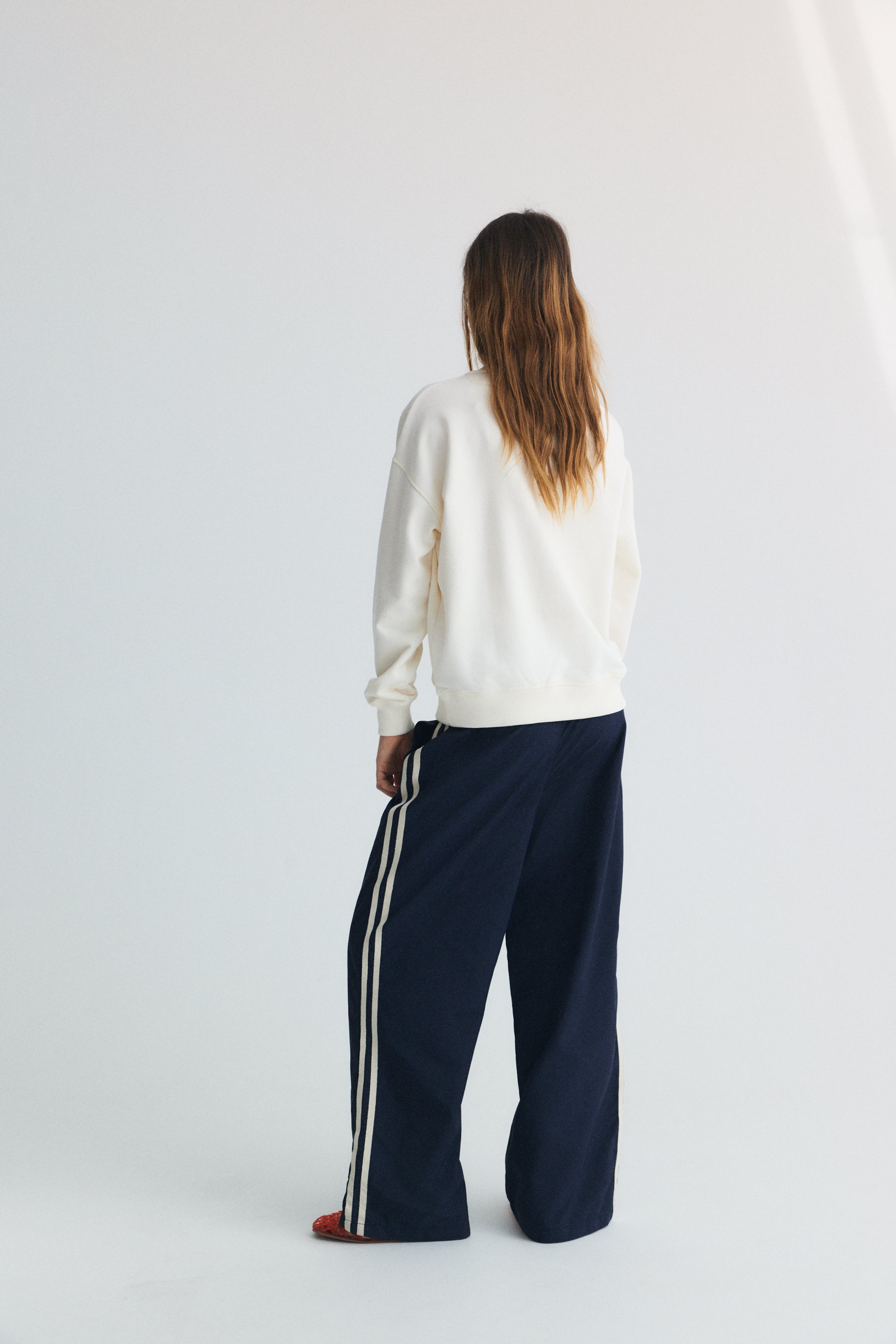 Our best selling logo sweatshirt, made from soft cotton fleece for a cozy, comfortable feel. Features a contrasting TNS logo on the front, adding a bold, modern touch to a timeless design.