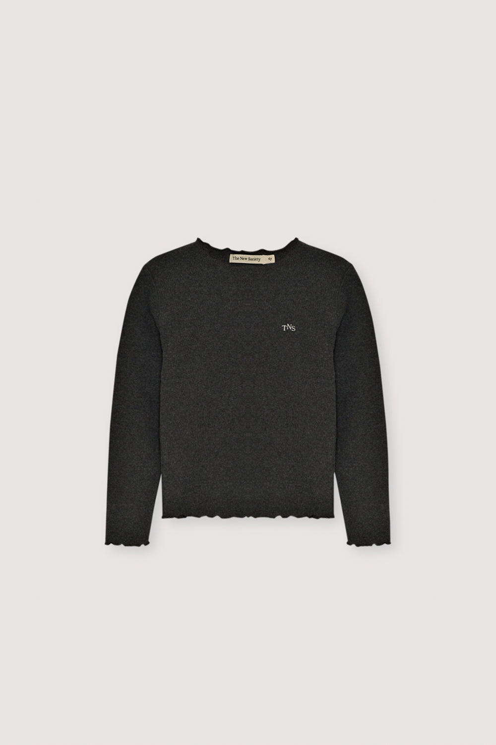 A soft essential with subtle details. This ribbed T-shirt in Galactic Grey Melange features tone-on-tone baby overlock stitching and a contrasting brand embroidery on the chest.