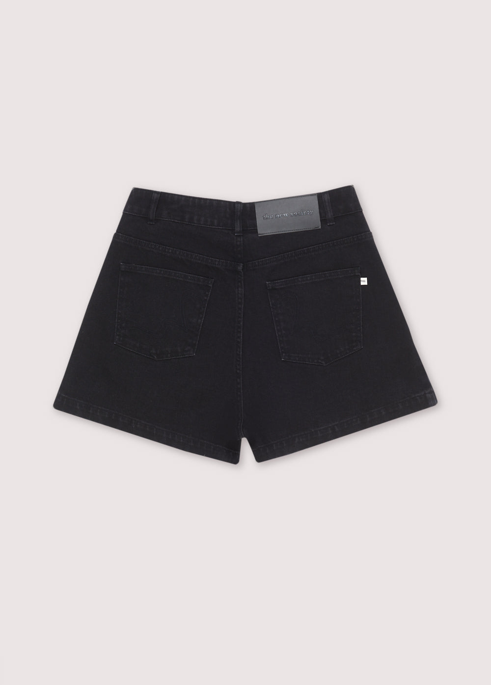 Woodland Woman Short Black Denim_Sampling