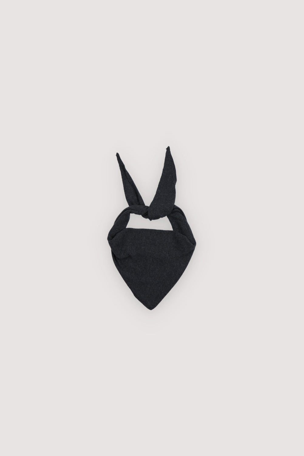 Triangular scarf for women made of cashmere and wool. Perfect for elevating any look.
