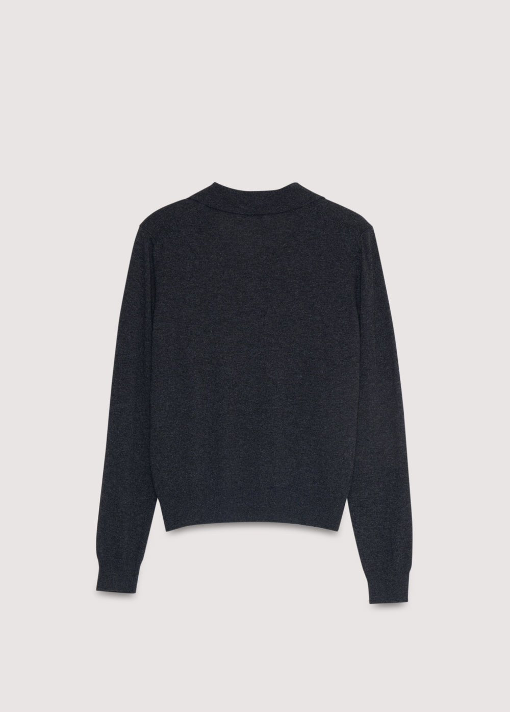 Fine-knit polo in cashmere and wool, with ribbed cuffs and hem, and a ribbed collar with a button placket.