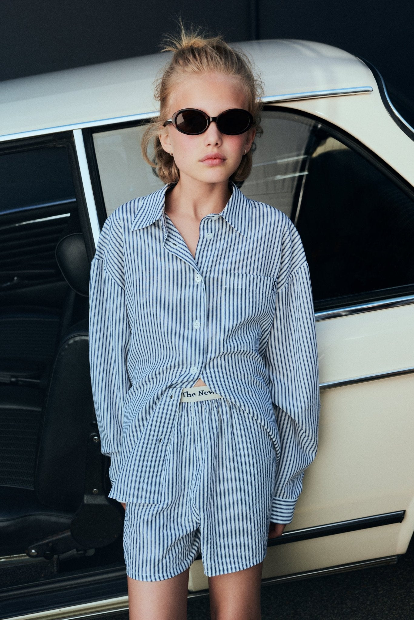 Teen 아름답고 가벼운 텐셀 원단으로 제작된 "보이프렌드" 스타일 반바지는 여름날에 딱 맞는 부드럽고 유연한 느낌을 제공합니다.