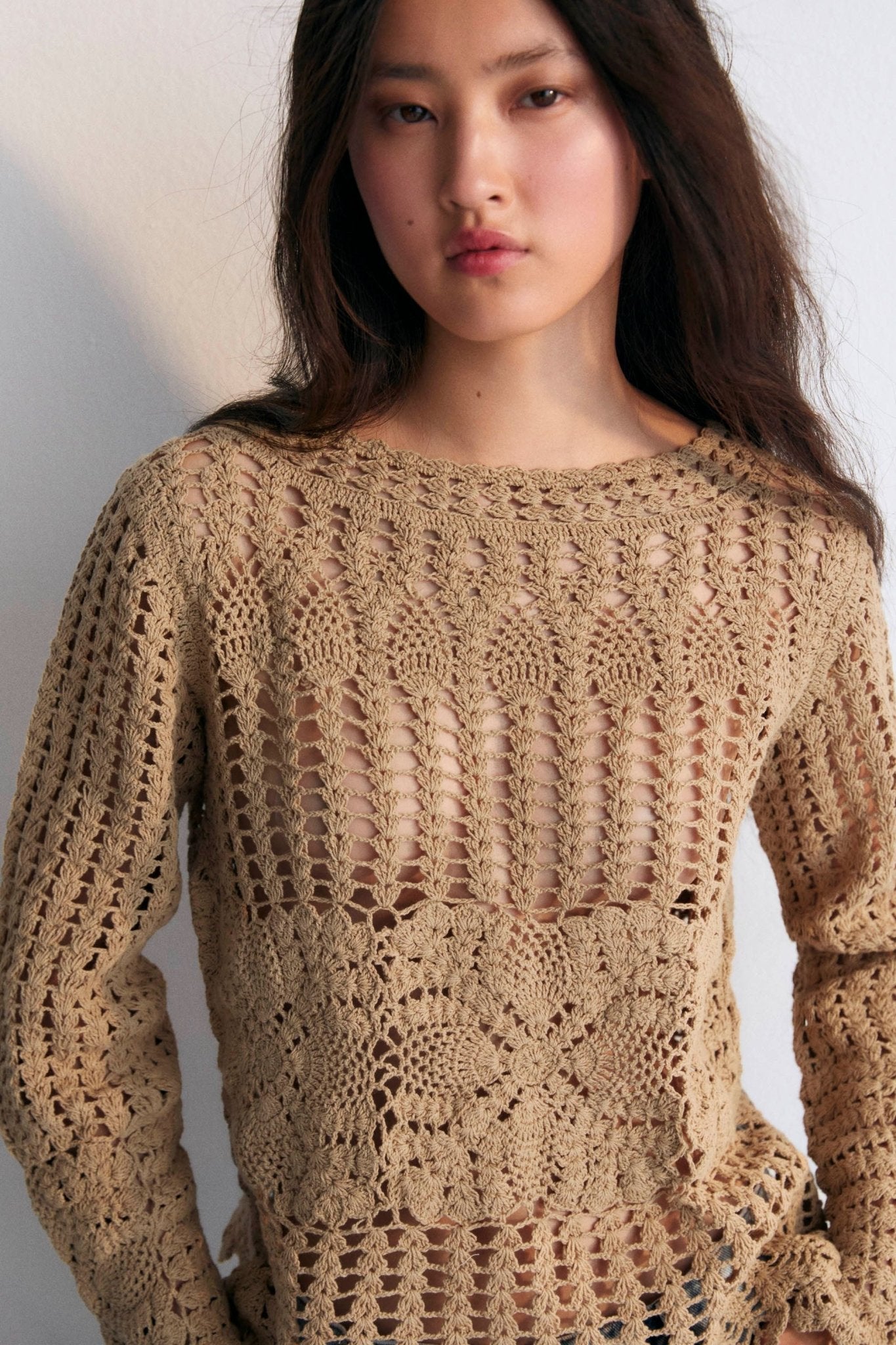 Long sleeve jumper entirely made with a beatiful crochet detailing. Spring Summer Collection. The New Society. 