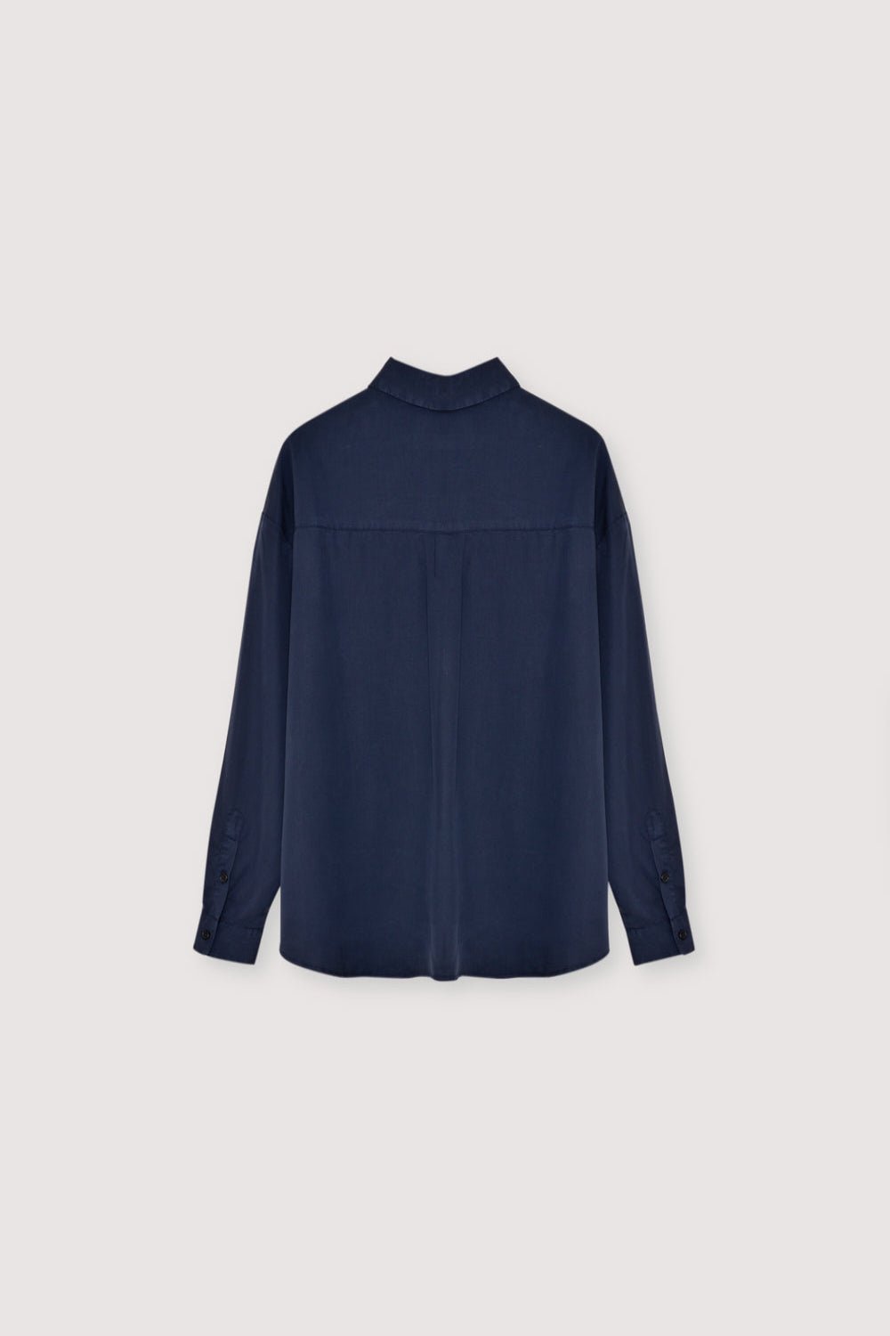Chemise pour femme. Disponible en trois couleurs polyvalentes, y compris cette teinte chaude Roast, facile à habiller de manière habillée ou décontractée en toute occasion. The New Society.