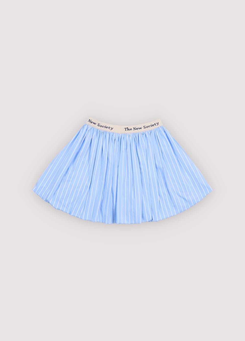 Voluminous balloon skirt with a comfortable elastic waistband featuring our logo, designed to create a playful and distinctive silhouette. 