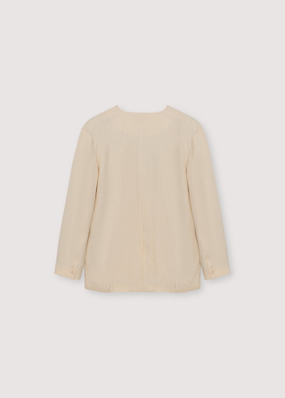 スペインの工房で作られたリネンとビスコースのブレザー。