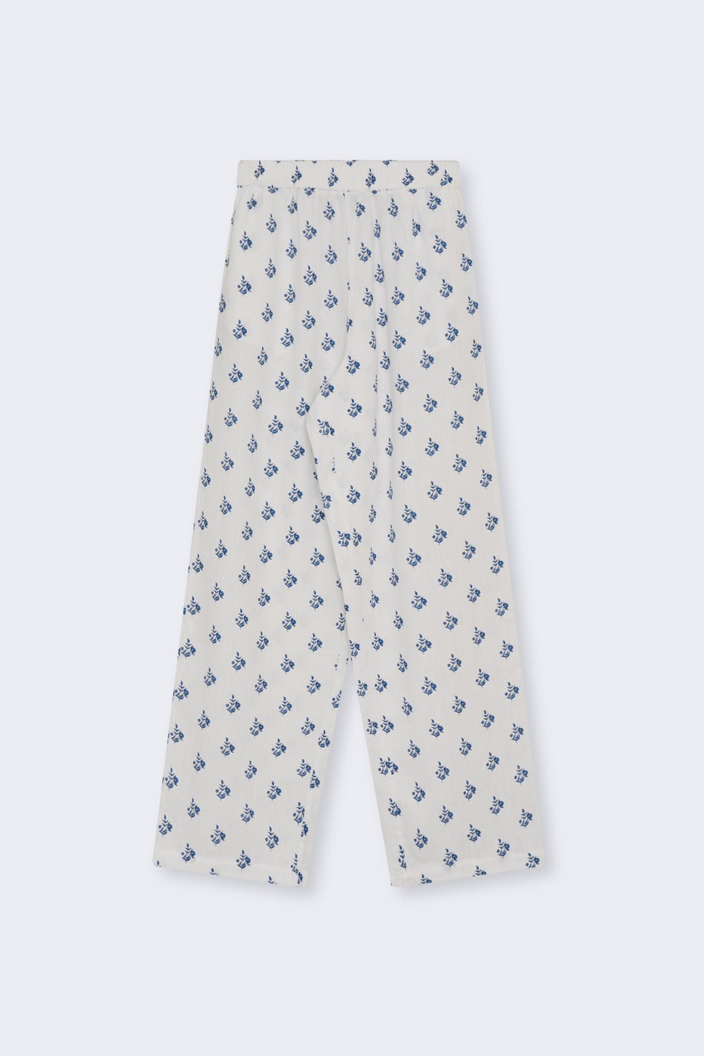 Straight-leg trousers crafted from 100% linen with a soft finish, designed and made in Portugal.