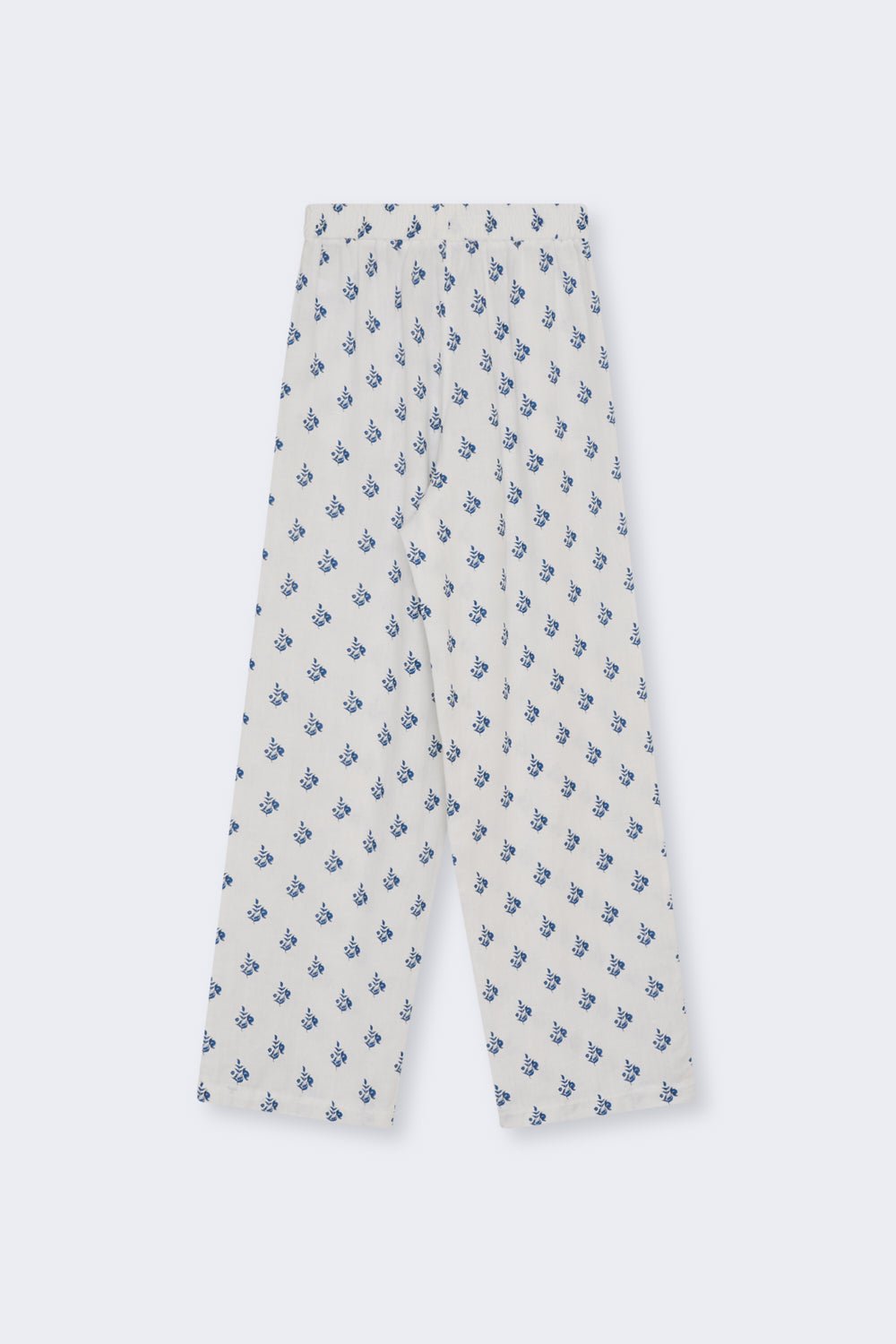 Straight-leg trousers crafted from 100% linen with a soft finish, designed and made in Portugal.