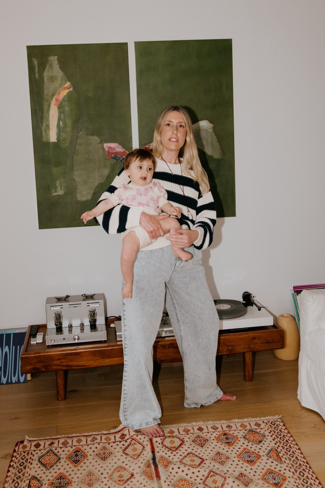 Babypullover aus einem unserer Bestseller-Sets, gefertigt aus feinem Baumwollstrick