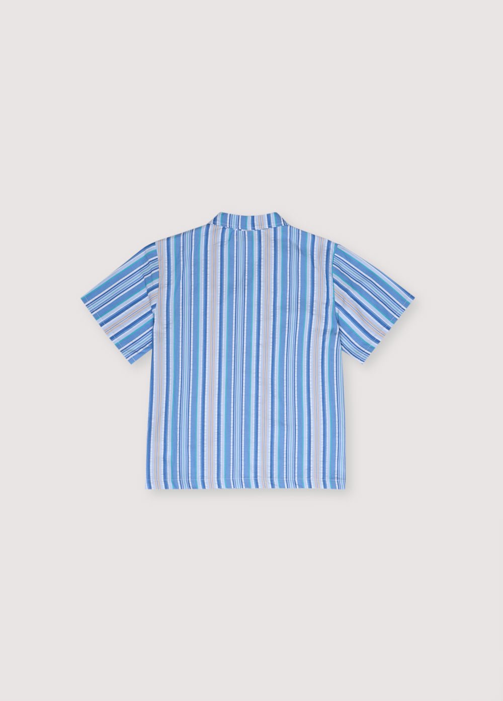 Tebas Shirt in 100% cotton striped fabric, short-sleeved with white shirt buttons. Spring Summer Collection. The New Scoiety. 