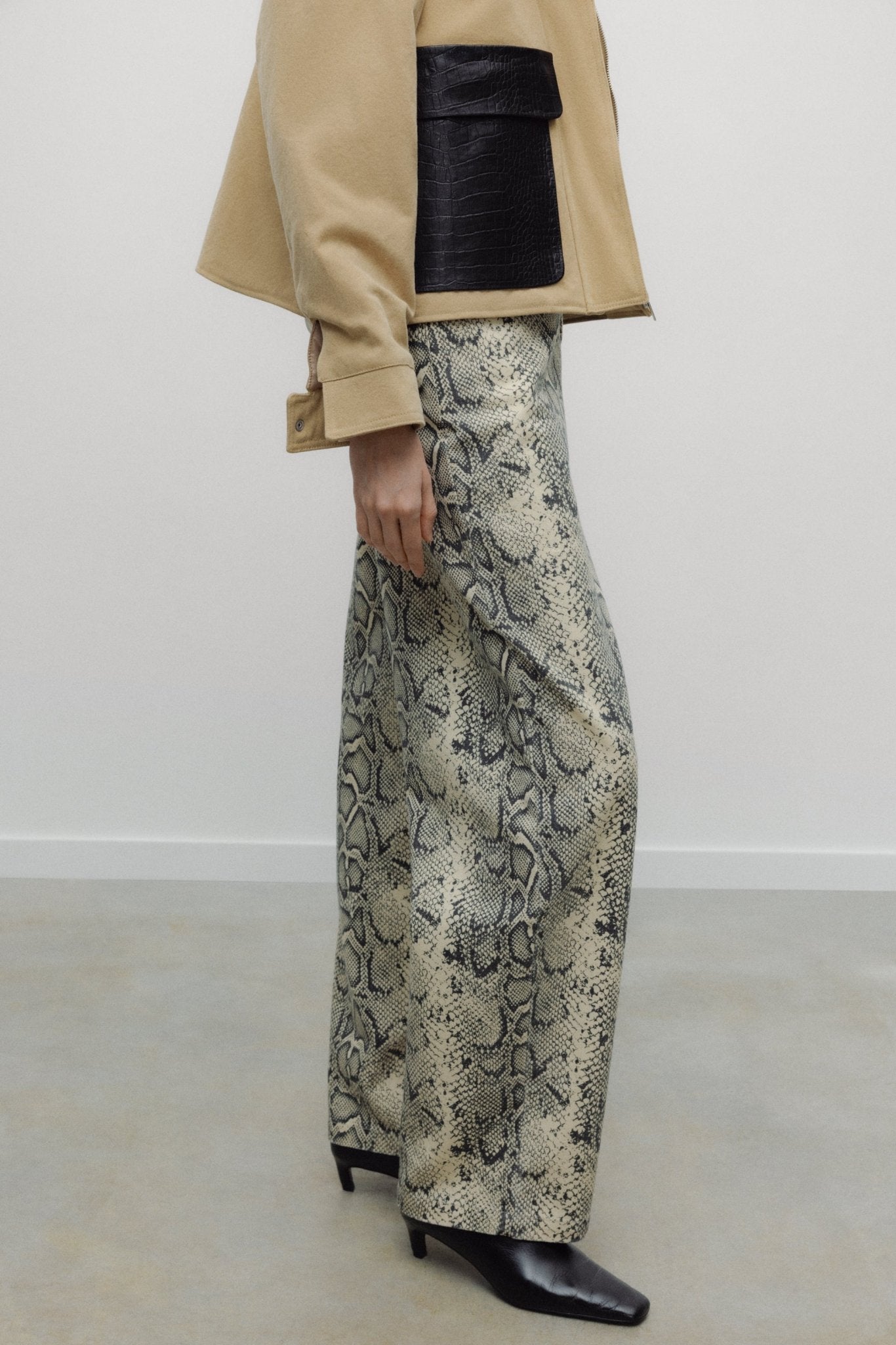 TNS Denim Woman Barrel Trouser Snake Print