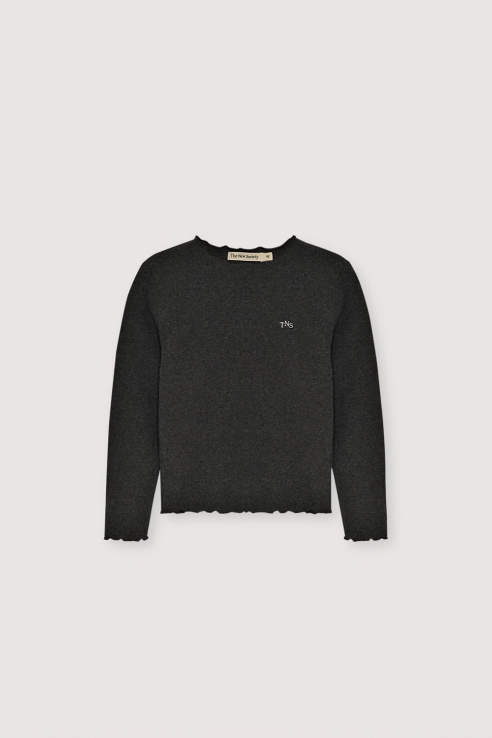 A soft essential with subtle details. This ribbed T-shirt in Galactic Grey Melange features tone-on-tone baby overlock stitching and a contrasting brand embroidery on the chest.