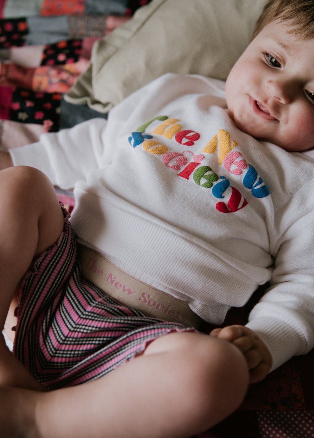 Sweatshirt in soft cotton elastane fabric featuring a fun, colourful branded print in a quilted technique.